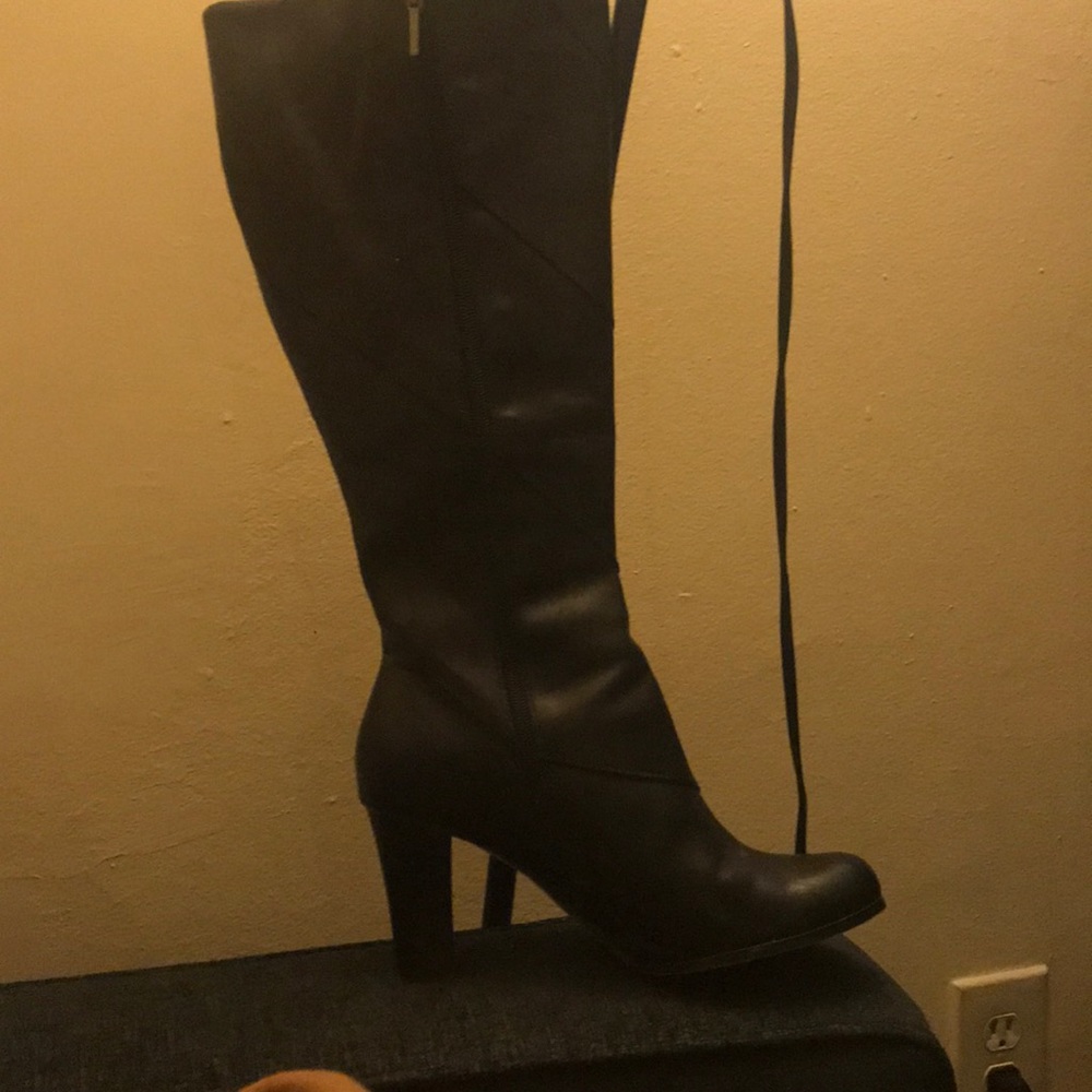 Leather heel boots.